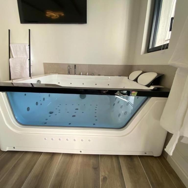 Magnifique loveroom - Deluxe Zimmer - 11