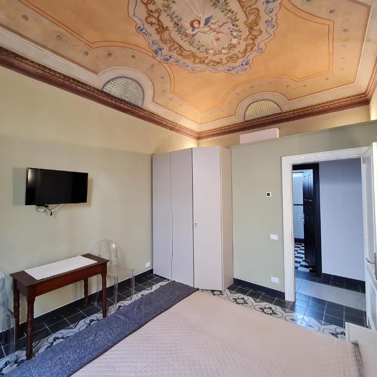 B&B Residenza d'epoca "La nostra casa tra le torri" - Camera Matrimoniale con Bagno Privato Esterno - 10