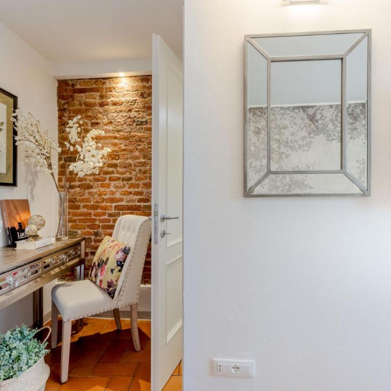 Casa Colosseum, A Million Dollar's View: the Lucca Colosseum. Luxury 1 bedroom 1 Bathroom Apartment - Appartamento con 1 Camera da Letto - 25