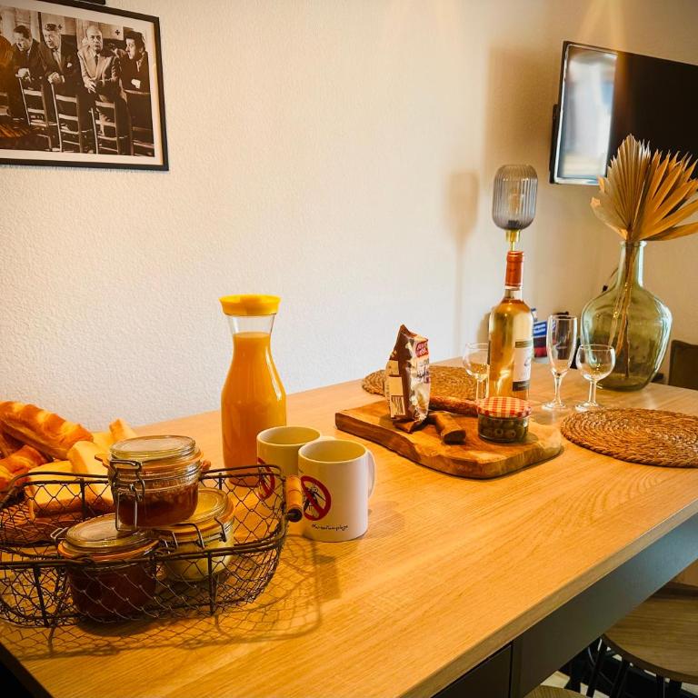 Résidence Le SUNSET Marseillan-plage, entre mer, canal du midi et lagune de Thau, étape vélo, famille, couple, VRP, toutou admis, jardin, parking privé gratuit, vélos, Clim, WIFI fibre gratuite, commodités, plage et piste cyclable à proximité - Apartamento de 2 dormitorios - 5