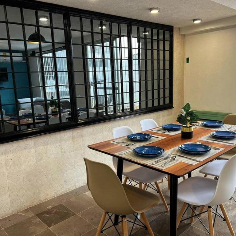 Espacioso, Centrico, Acogedor y Buena Ubicacion - Three-Bedroom Apartment - 3
