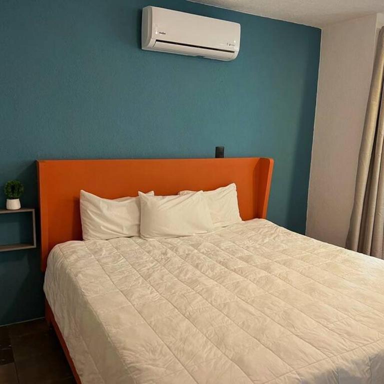 Espacioso, Centrico, Acogedor y Buena Ubicacion - Three-Bedroom Apartment - 4