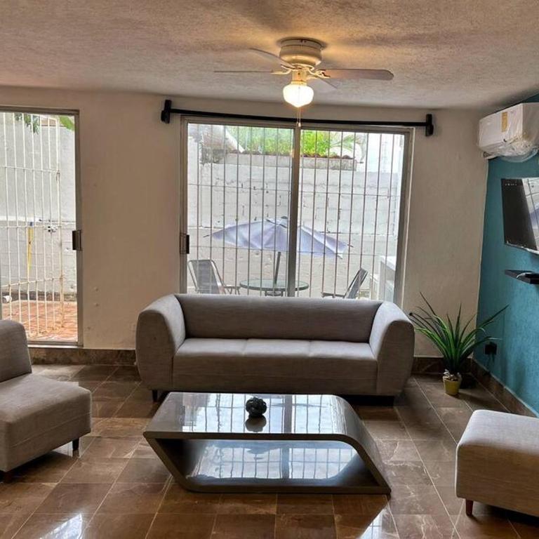 Espacioso, Centrico, Acogedor y Buena Ubicacion - Three-Bedroom Apartment - 7