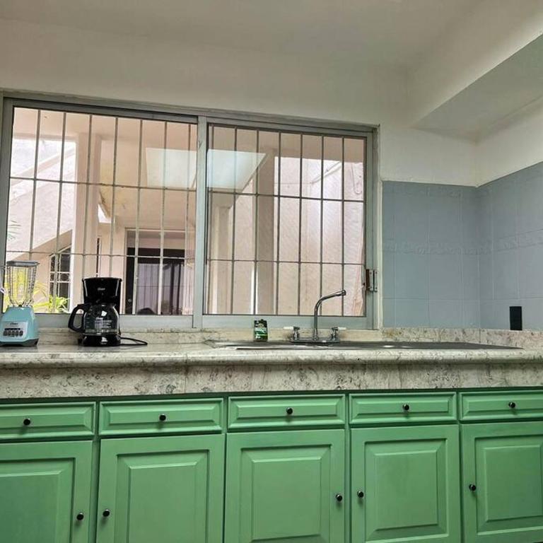 Espacioso, Centrico, Acogedor y Buena Ubicacion - Three-Bedroom Apartment - 10