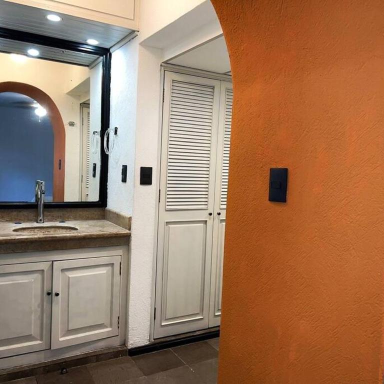 Espacioso, Centrico, Acogedor y Buena Ubicacion - Three-Bedroom Apartment - 12