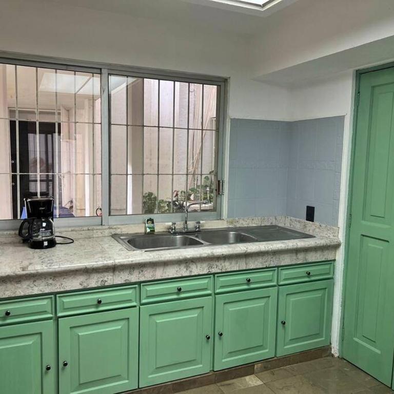 Espacioso, Centrico, Acogedor y Buena Ubicacion - Three-Bedroom Apartment - 19