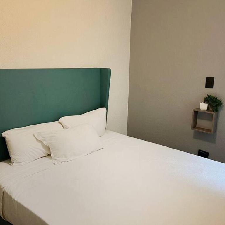 Espacioso, Centrico, Acogedor y Buena Ubicacion - Three-Bedroom Apartment - 20