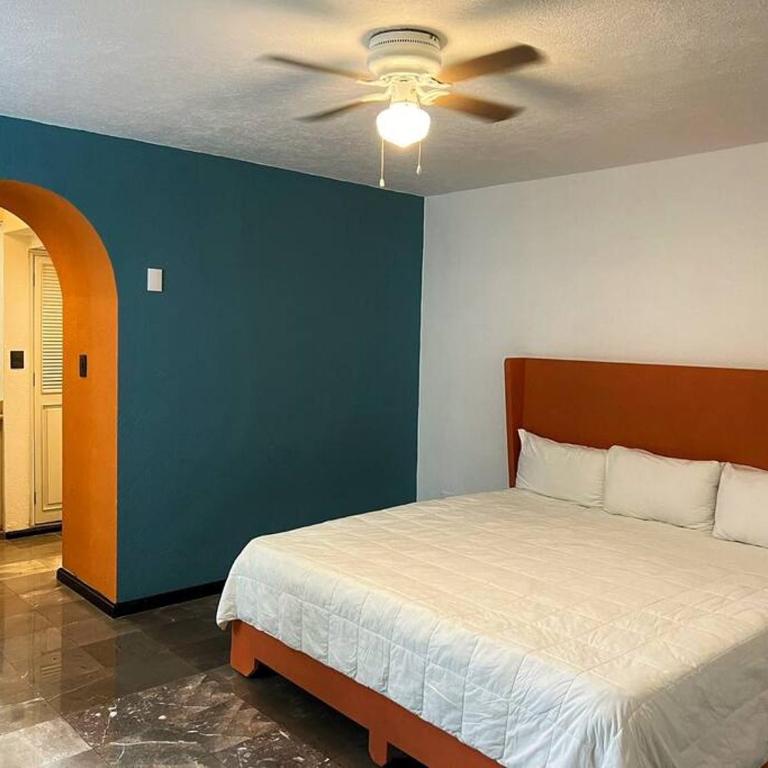 Espacioso, Centrico, Acogedor y Buena Ubicacion - Three-Bedroom Apartment - 22