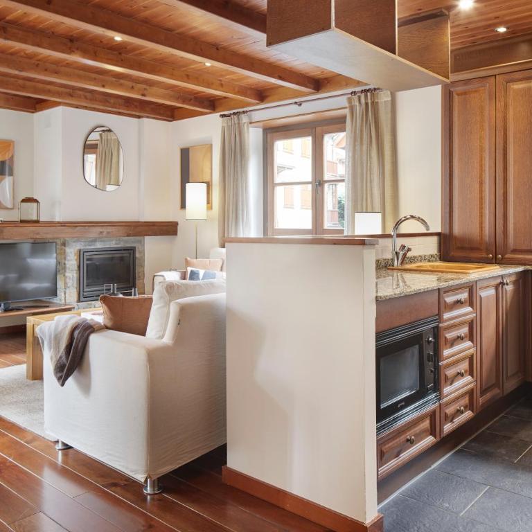 Val de Ruda Luxe 67 by FeelFree Rentals - Two-Bedroom Apartment - 11