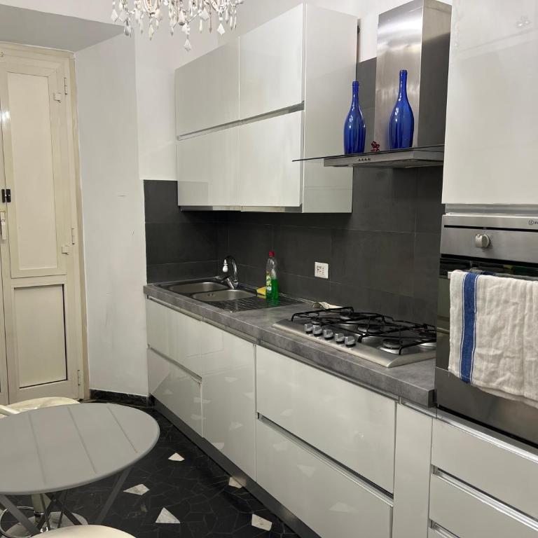 Divertiti nel cuore della Dolce Vita - Appartamento con 2 Camere da Letto - 9