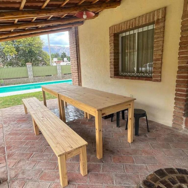 Cosquín Casa a metros del río con pileta - Hasta 12 personas - Casa de 4 dormitorios - 12