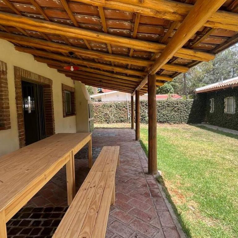 Cosquín Casa a metros del río con pileta - Hasta 12 personas - Casa de 4 dormitorios - 65