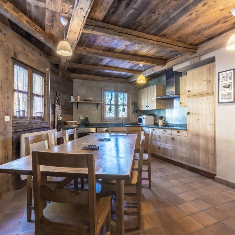 Chalet spacieux à Courchevel avec Wi-Fi et parking, proche des pistes, 5 chambres - Chalet 3 Chambres - 1