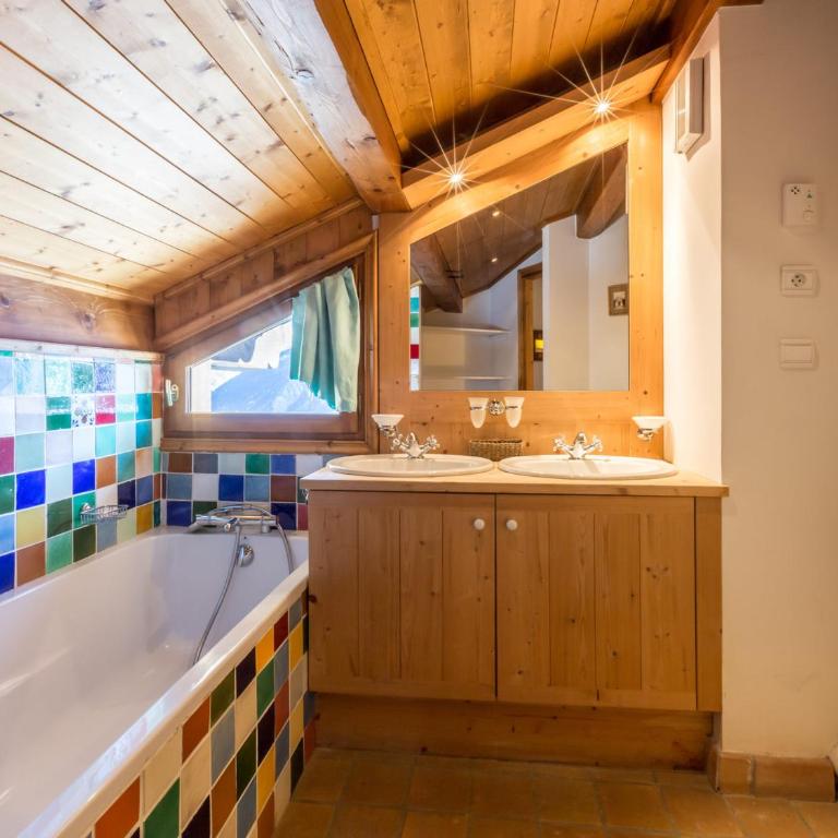 Chalet spacieux à Courchevel avec Wi-Fi et parking, proche des pistes, 5 chambres - Chalet 3 Chambres - 6
