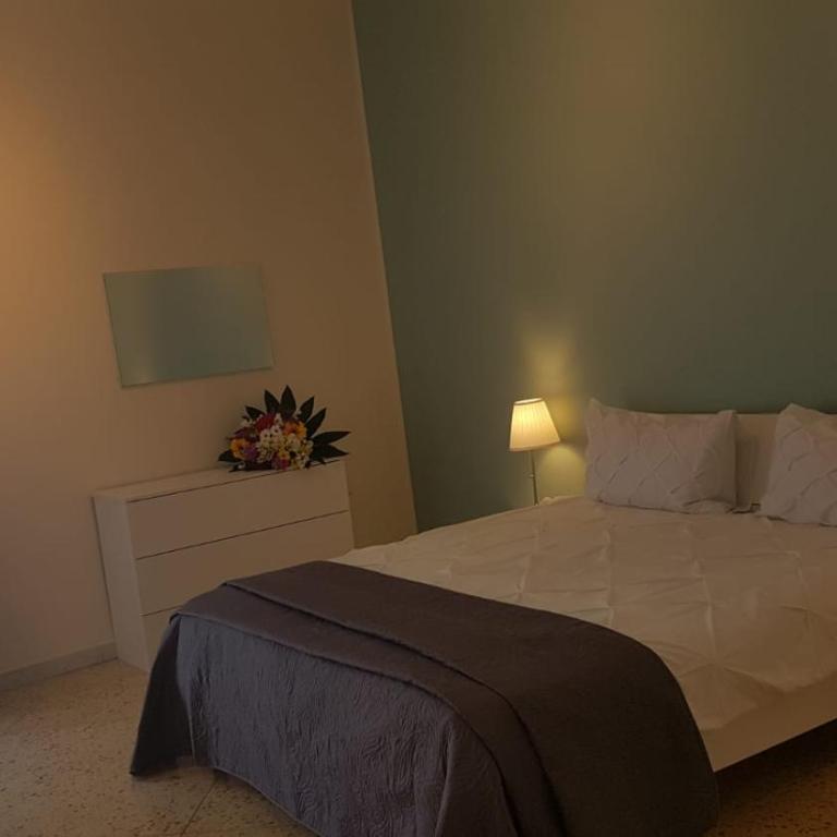 Residenze Benedetto Croce - Camera Matrimoniale con Bagno Privato - 3