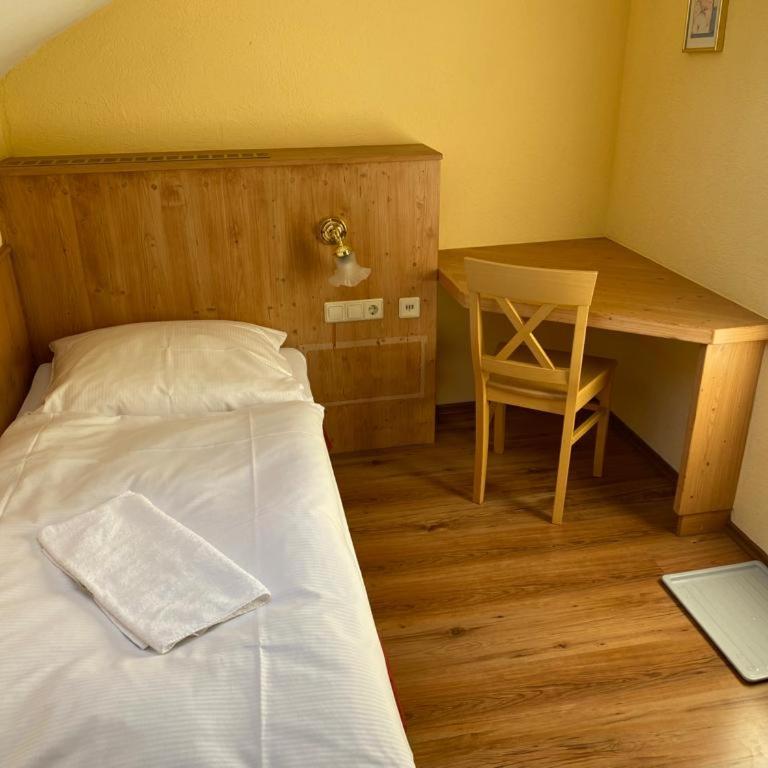 Landhotel Alte Post - Familienzimmer mit Bad - 1