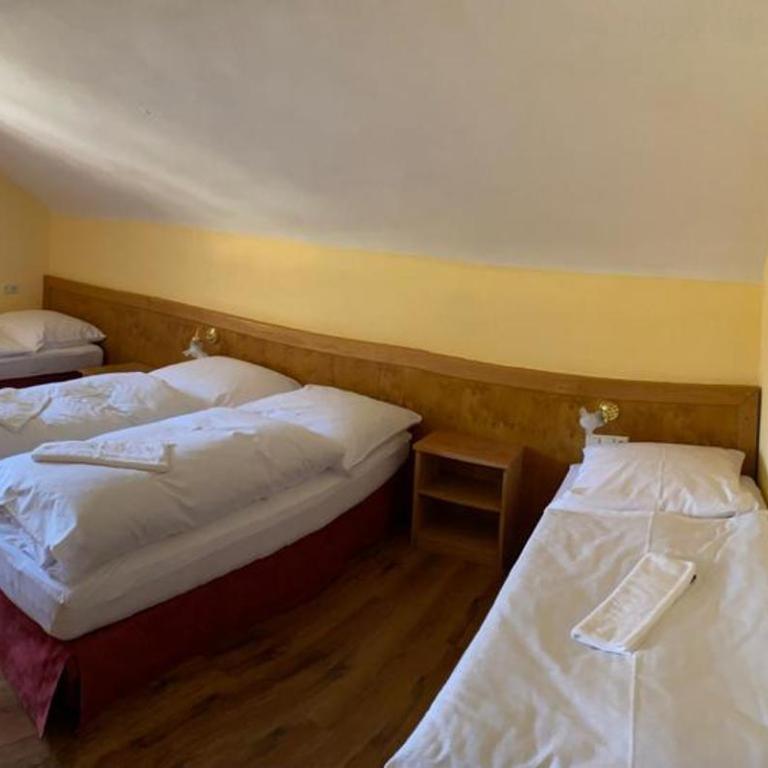 Landhotel Alte Post - Familienzimmer mit Bad - 2