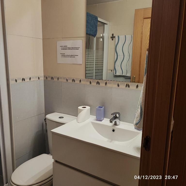 Habitación individual con baño exclusivo en casa particular - Habitación Individual con baño privado externo - 6