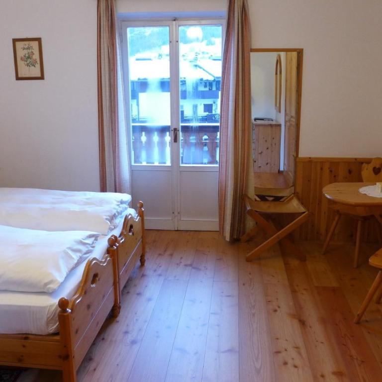 Hotel Bellaria - Cortina d'Ampezzo - parking - Camera Matrimoniale/Doppia con Letti Singoli con Vista Montagna - 12