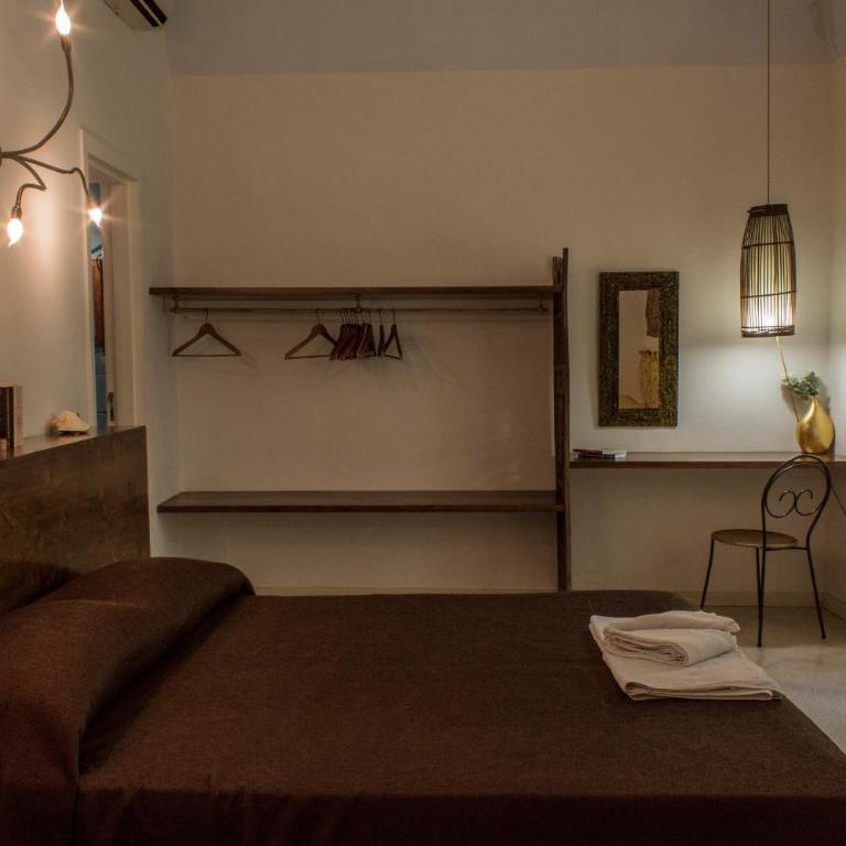 diLetto a Napoli - Camera Familiare - 10