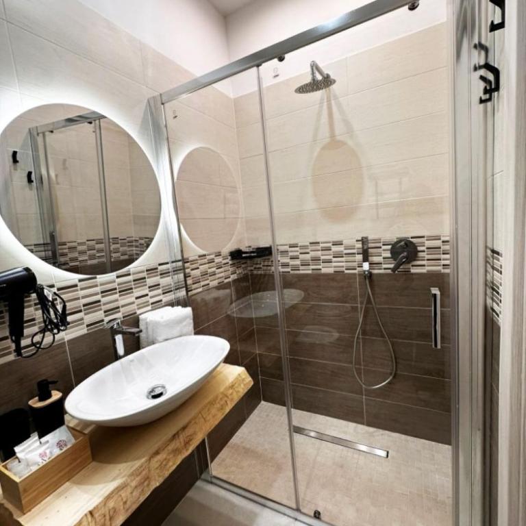 Domus Balcante b&b - Camera Tripla Comfort con Doccia - 6