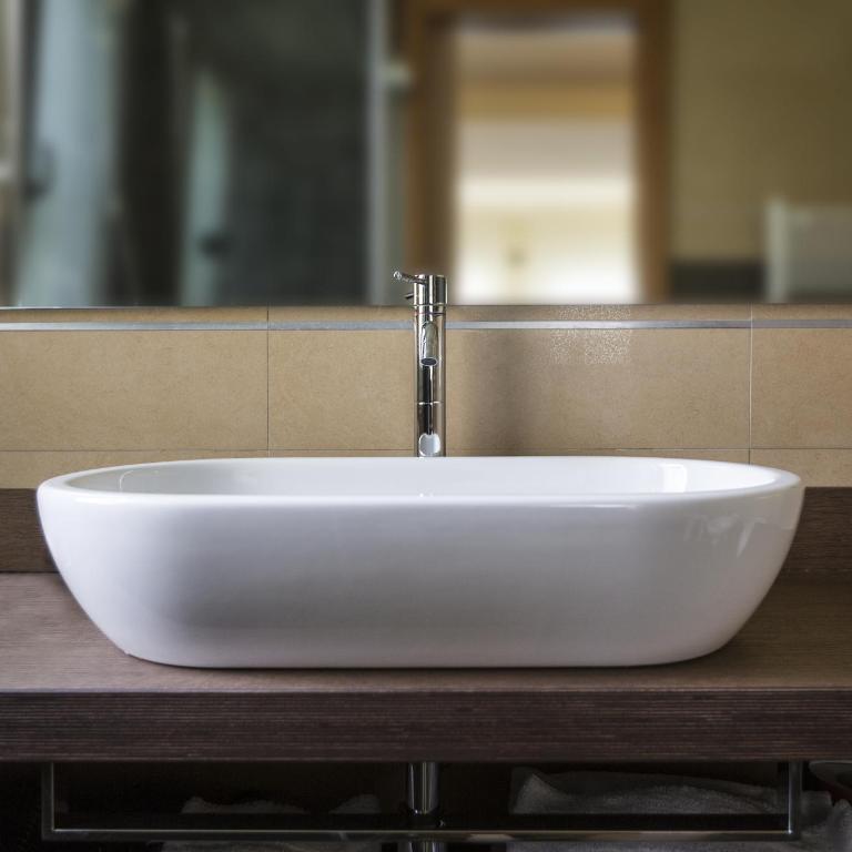 Wellness Hotel Casa Barca (Adult Only) - Junior Suite con Vista Lago - 2