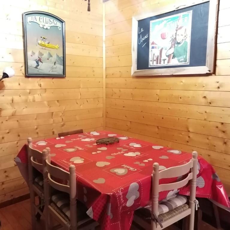 Chalet savoyard avec terrasse, proche des pistes et vue sur montagne - FR-1-459-129 - Chalet (6 adultos) - 6