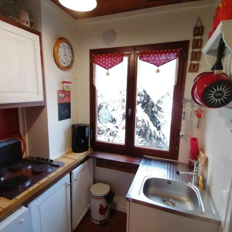 Chalet savoyard avec terrasse, proche des pistes et vue sur montagne - FR-1-459-129 - Chalet (6 adultos) - 7