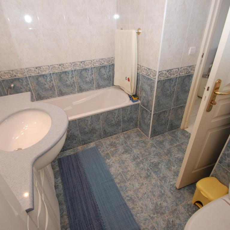 Superbe 3P en bord de mer avec terrasse et garage à Menton - FR-1-196-248 - Appartement (6 Adultes) - 11