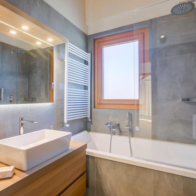 Chalet Merveille Ski In - Ski Out for 9 - Chalet - 22