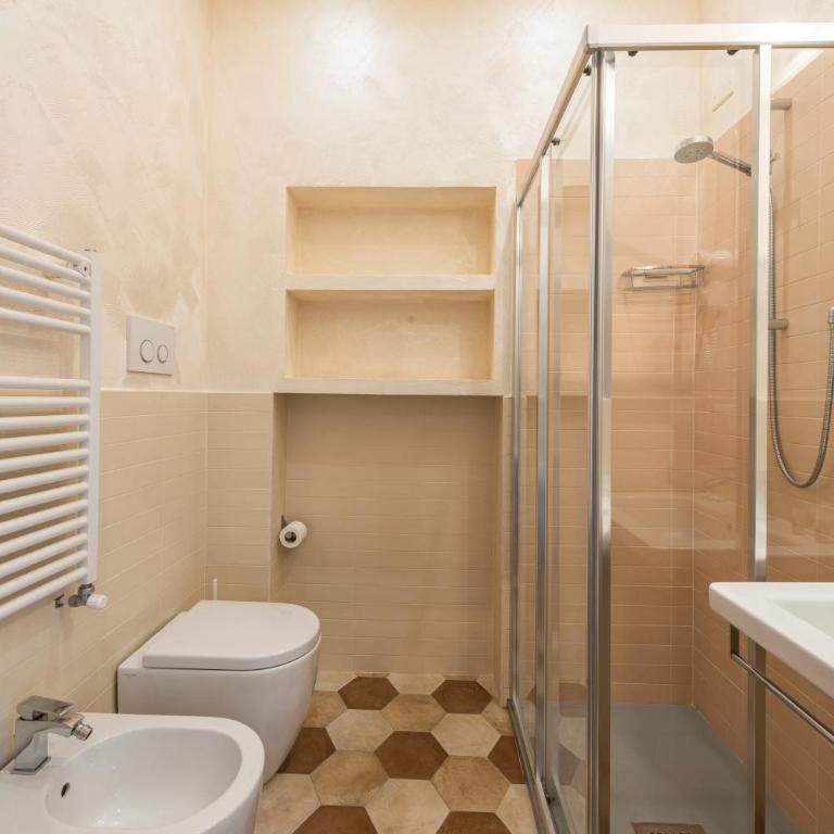 Top Floor Colosseo Guesthouse - Camera Tripla - 10