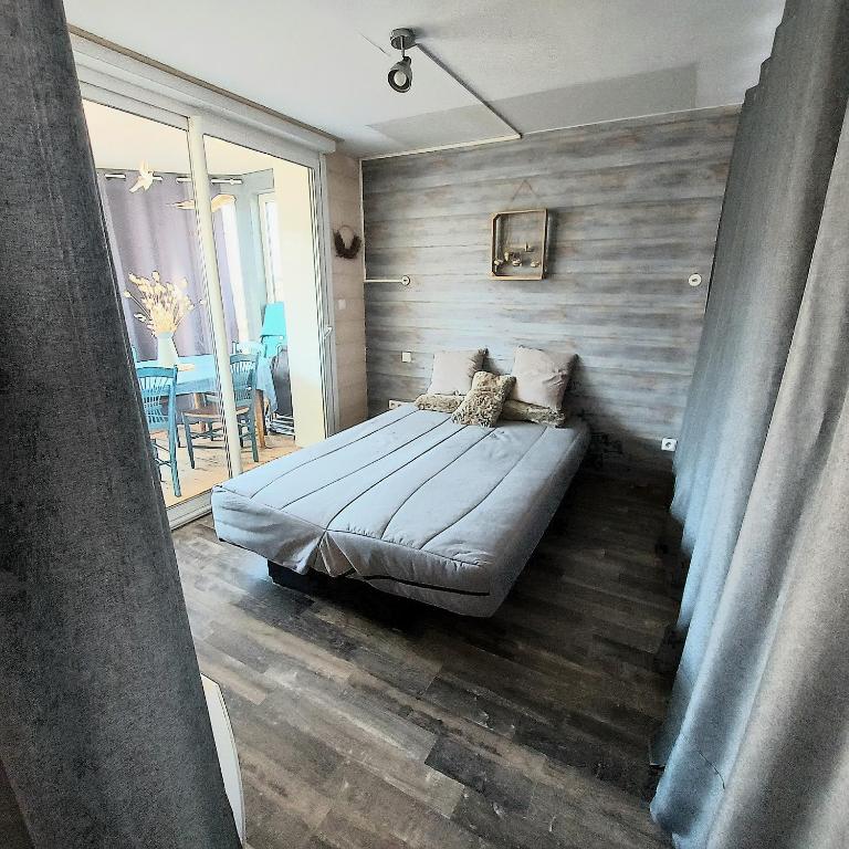 A seulement 150m plage et rue piétonne, maison 90m2, 6 personnes avec parking privé et 2 terrasses sud - Maison 2 Chambres - 17
