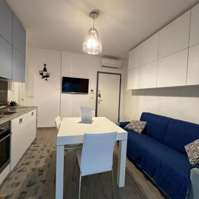 PM 10 Via Joan Mirò Guest House - Appartamento con 1 Camera da Letto - 8