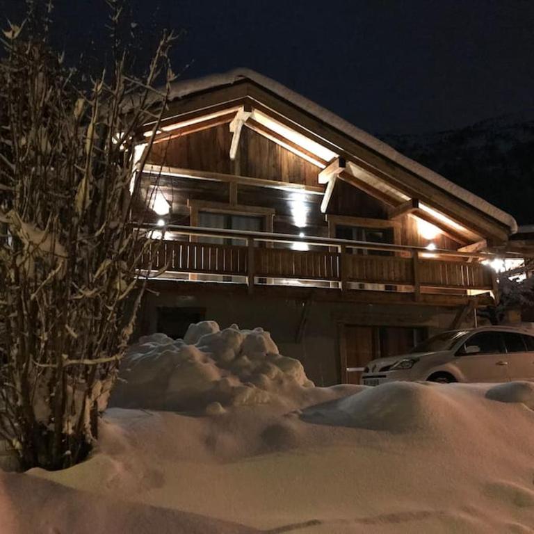 A 2 min du télécabine Chalet de charme 4 étoiles - Chalet 3 Chambres - 16