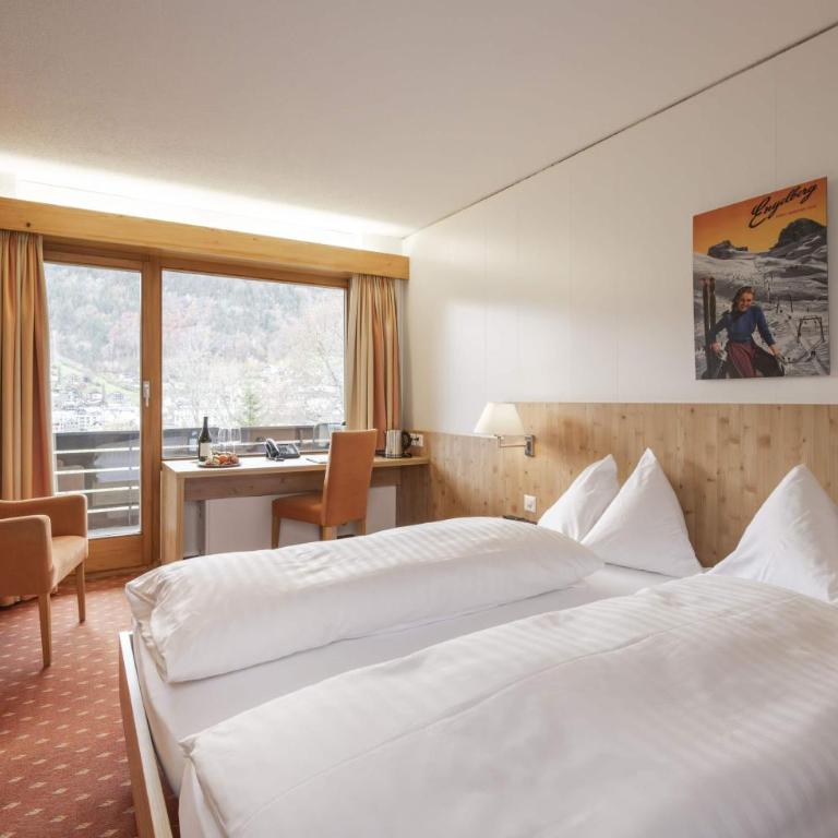 Hotel Restaurant Bänklialp - Familienzimmer mit Balkon - 2
