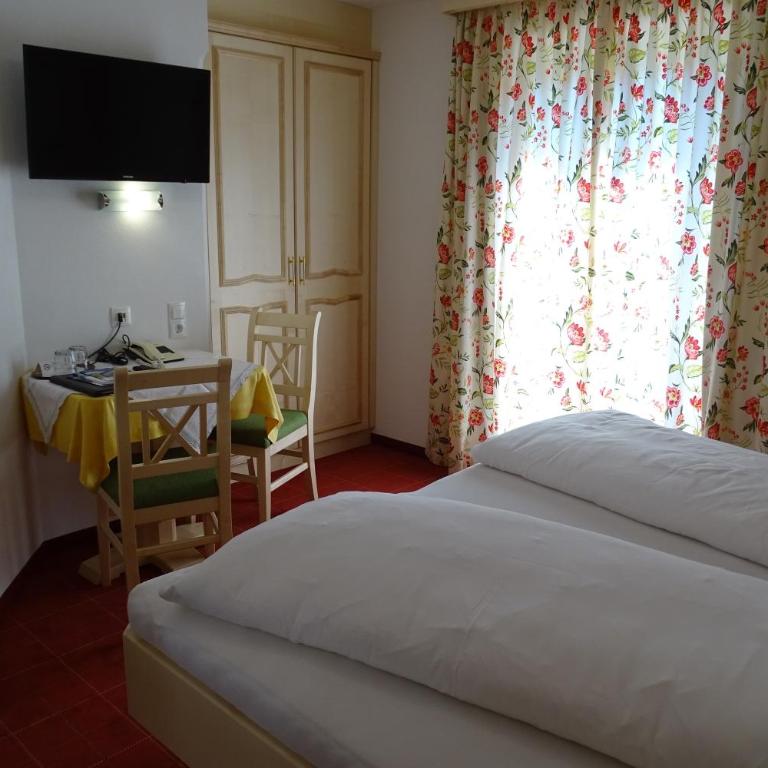 Haus Jehle - Doppelzimmer mit Balkon - 1