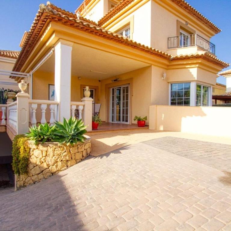 Carrer Pagell - Three-Bedroom Villa - 1