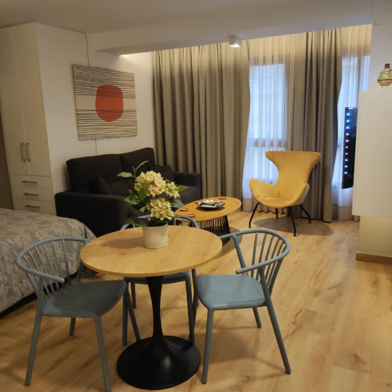 Apartamentos Leonor - Estudio Familiar - 8