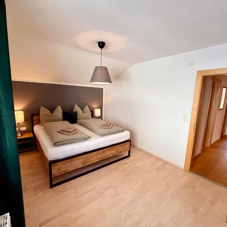 Landhaus Alpenzeit - Apartment mit 3 Schlafzimmern und Dusche - 27