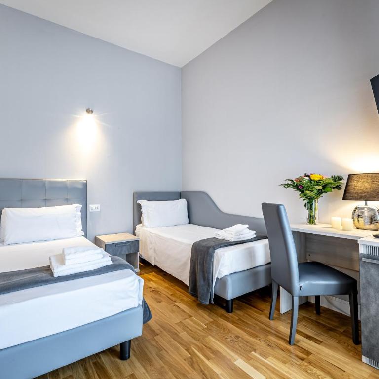 Residenza24 - Triple Room with Private Bathroom - 12