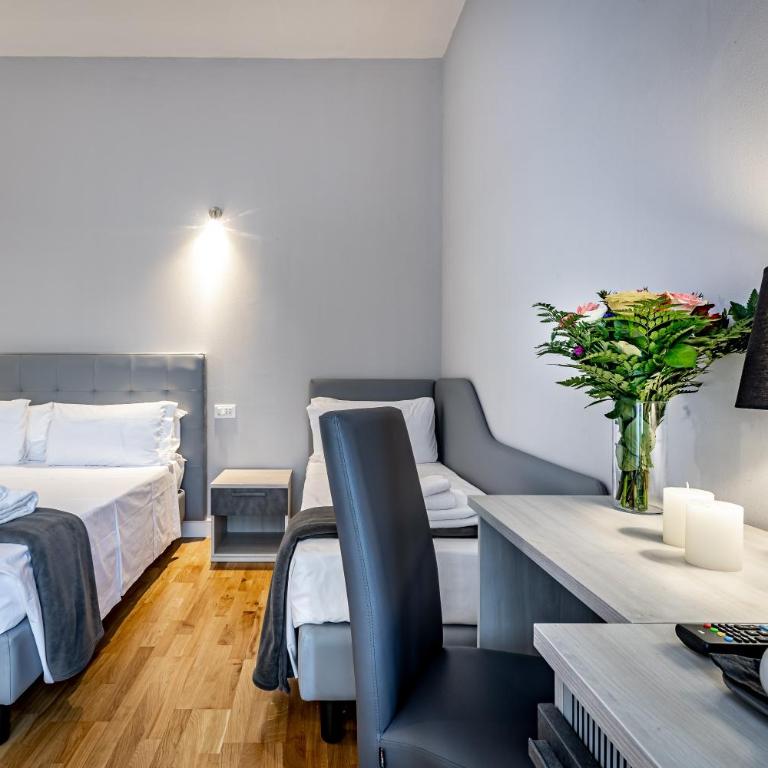 Residenza24 - Triple Room with Private Bathroom - 14