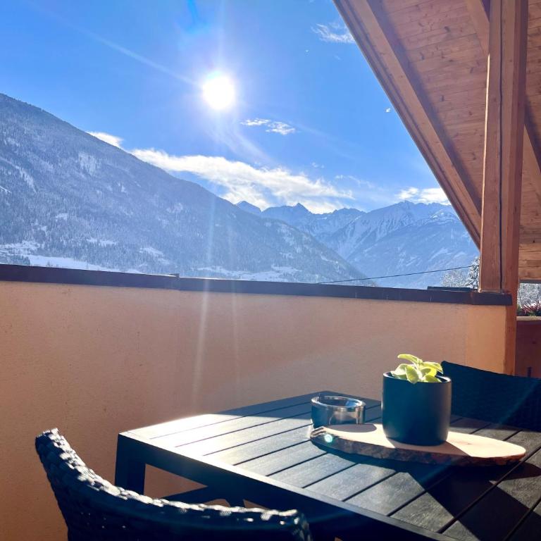 Landhaus Alpenzeit - Apartment mit 3 Schlafzimmern und Dusche - 68