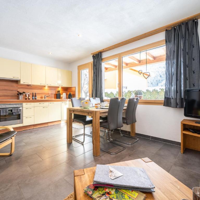 Chasa Sotchà Dadora 698 - Apartment mit 1 Schlafzimmer - 2