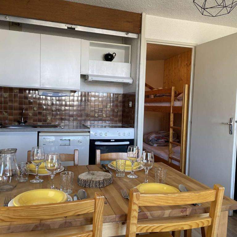 Charmant Studio 4 Pers avec Balcons, Parking et Accès Direct aux Pistes – Montgenèvre - FR-1-330D-47 - Apartment (4 Erwachsene) - 10