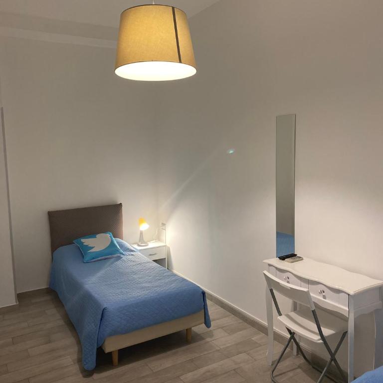 Guest House Web Room - Camera Doppia con Letti Singoli - 3