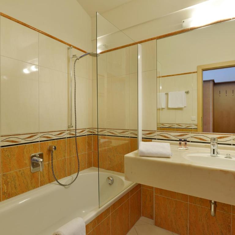 Das Alpin - Hotel Garni Guesthouse - Comfort Doppelzimmer mit Balkon - 1