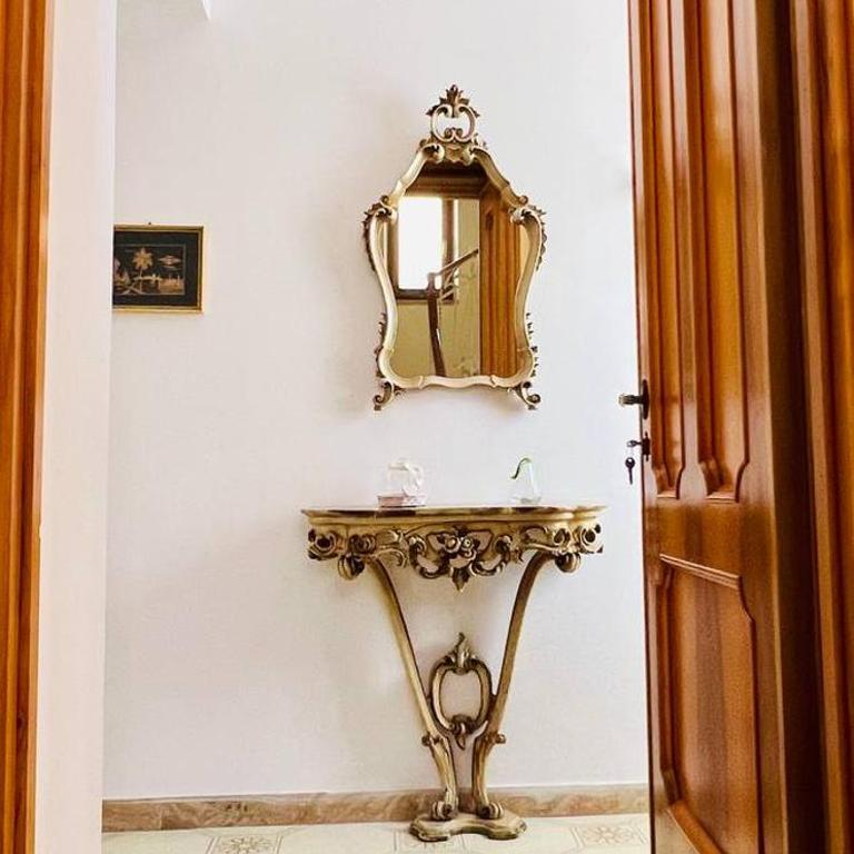 Premier étage - Two-Bedroom Apartment - 10