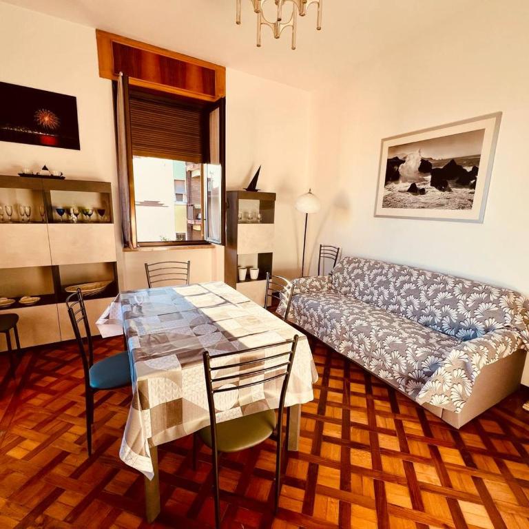 Premier étage - Two-Bedroom Apartment - 2