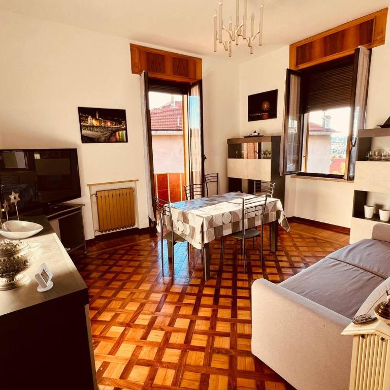 Premier étage - Two-Bedroom Apartment - 1