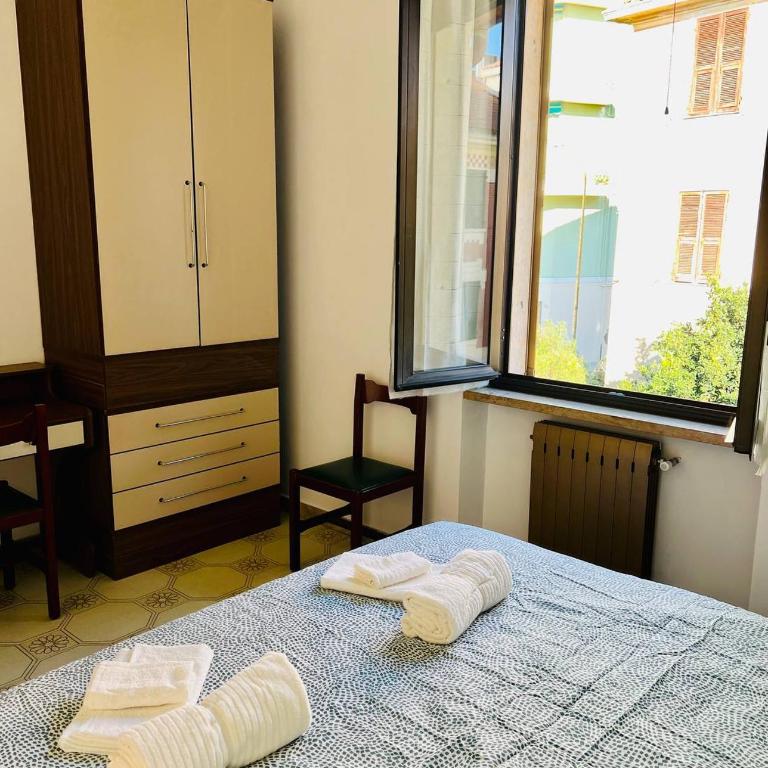 Premier étage - Two-Bedroom Apartment - 12